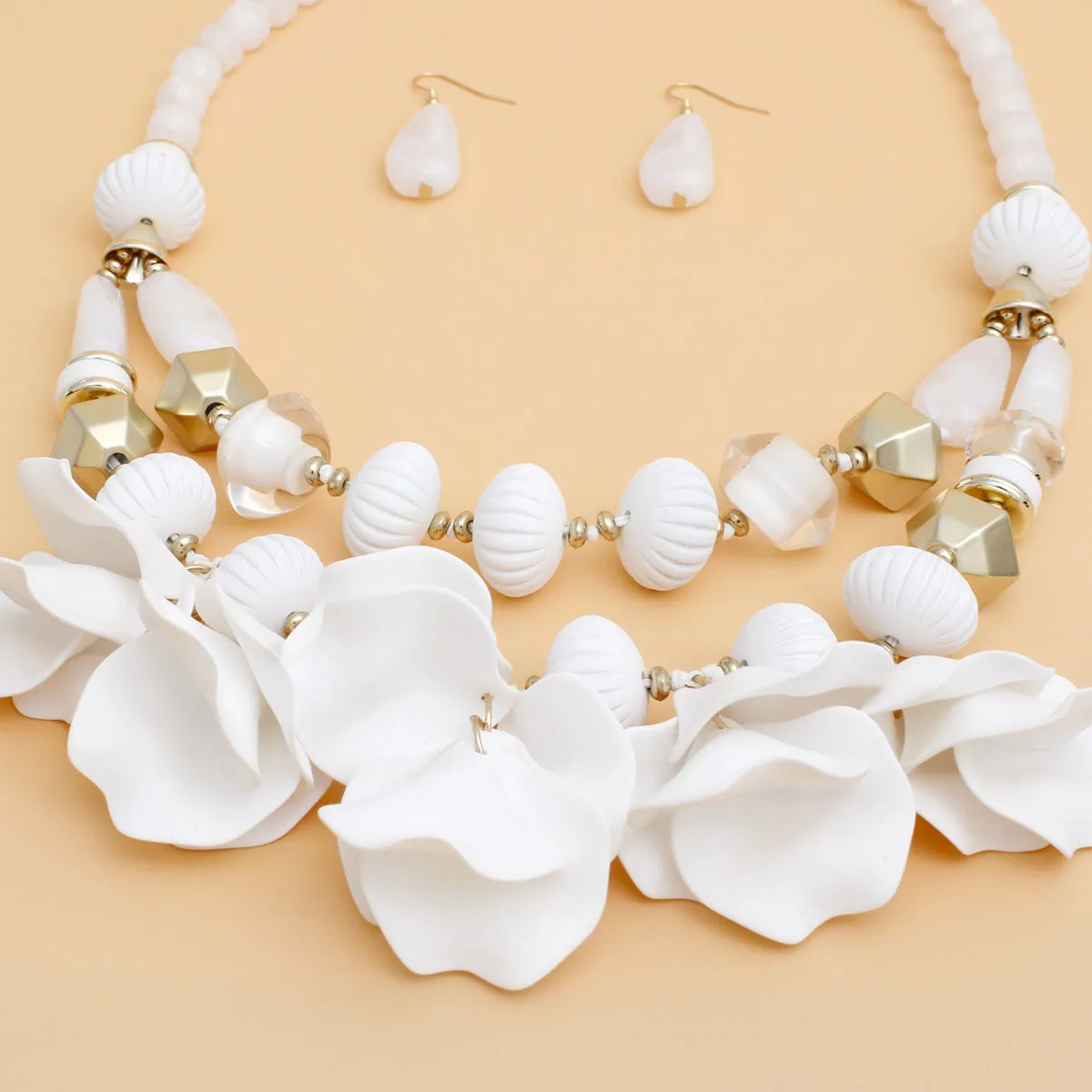 Elegant Women's White Beaded Necklace Set