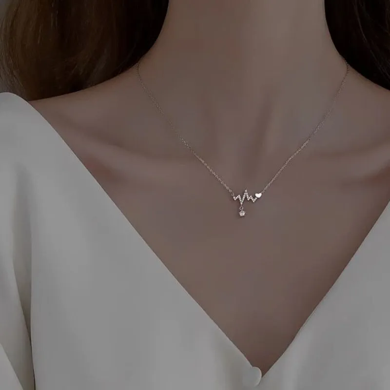 Exquisite Fashion Star Street Style Necklace Light Luxury Style Niche Design Cardiogram Necklace Love Sweet Couple Pendant