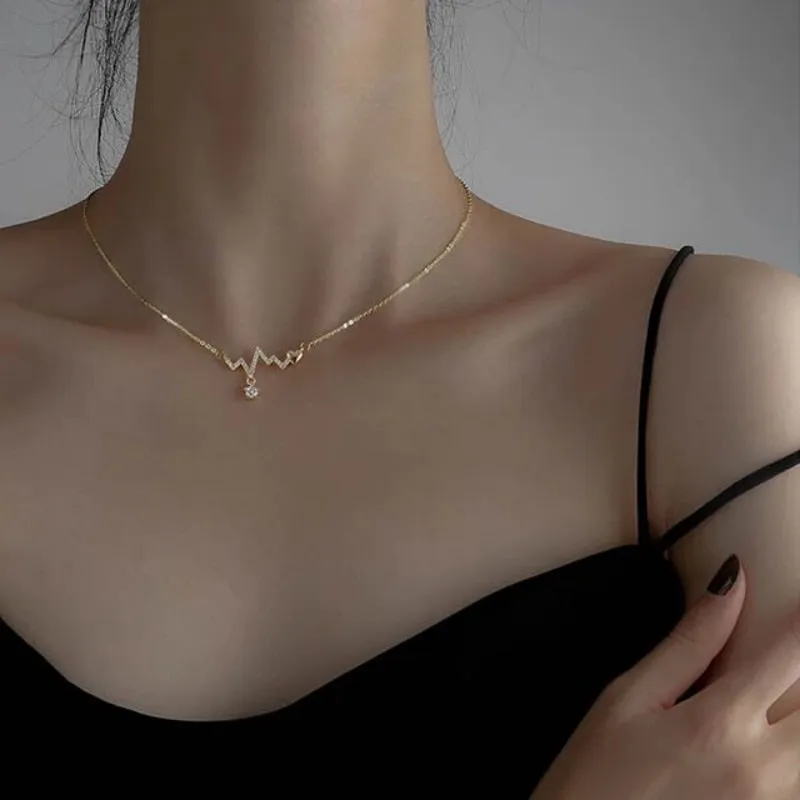 Exquisite Fashion Star Street Style Necklace Light Luxury Style Niche Design Cardiogram Necklace Love Sweet Couple Pendant