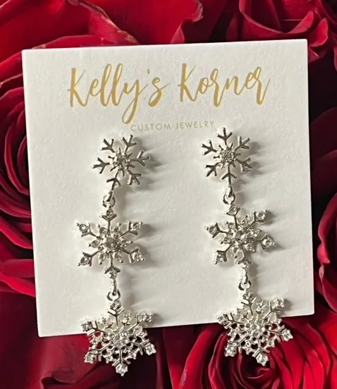 SHIMMERING SNOWFLAKE EARRINGS