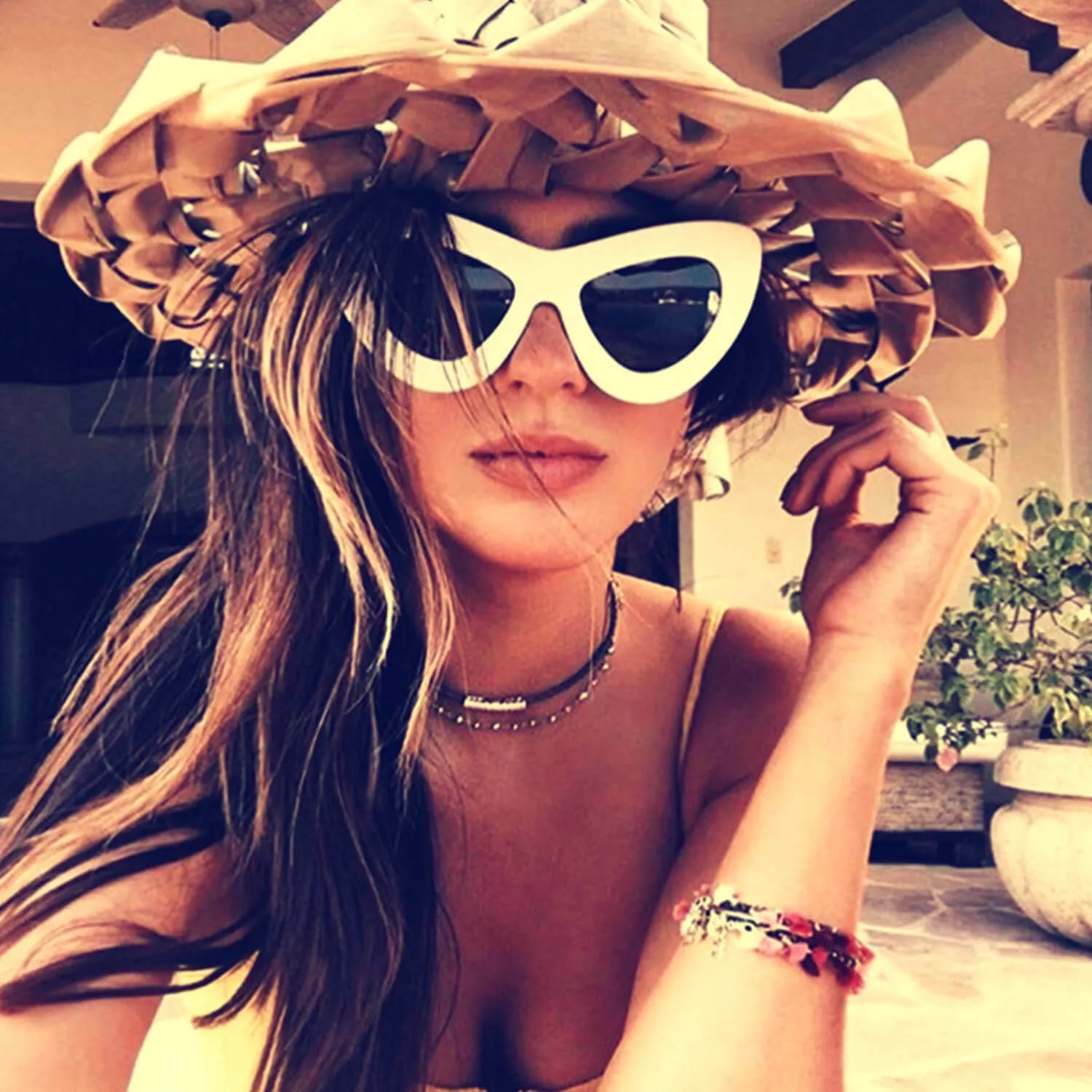 Vintage Style White Cat Eye Fashion Style Sunglasses