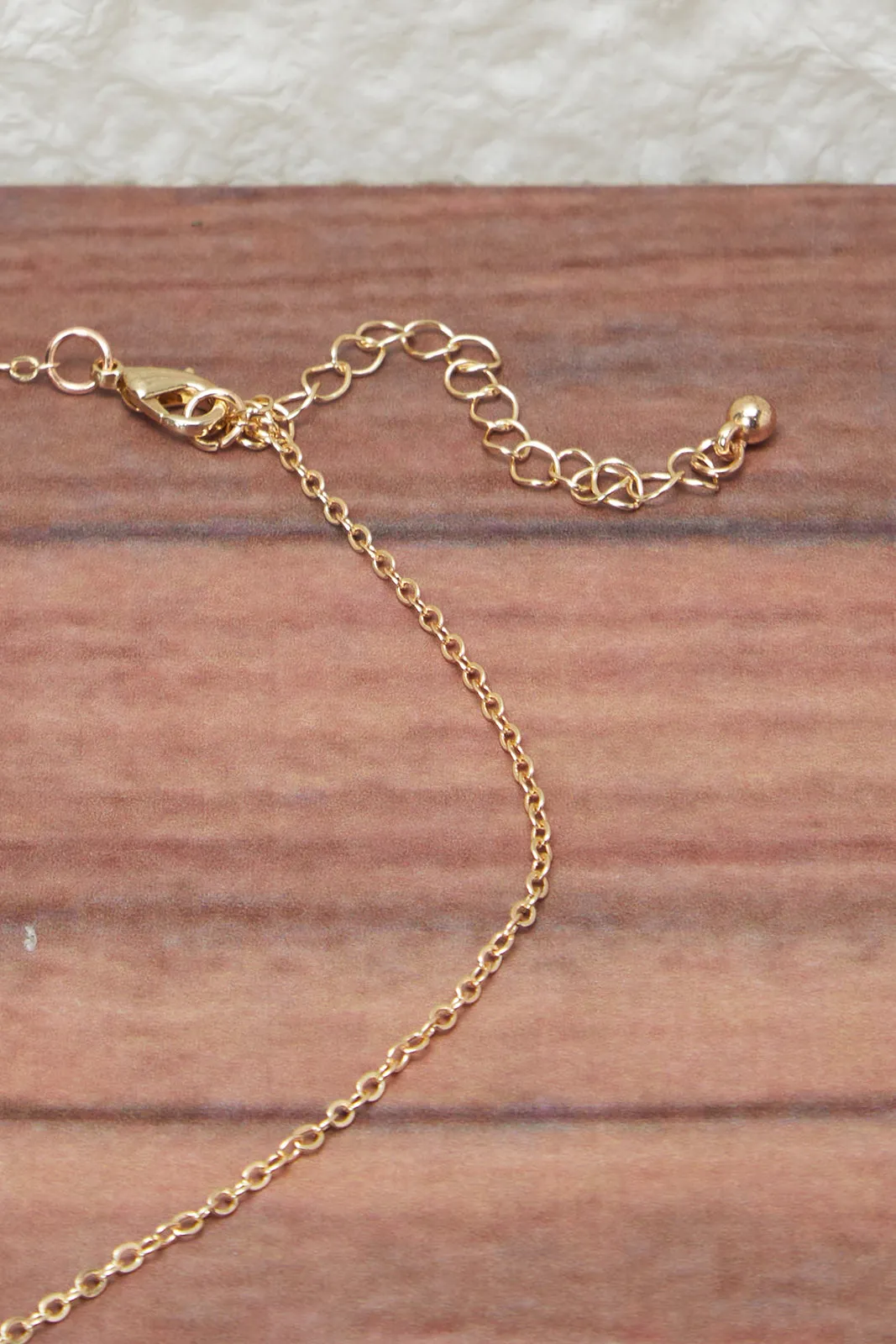 Women Gold Pearls Necklace And Earring Set (2 Piece)